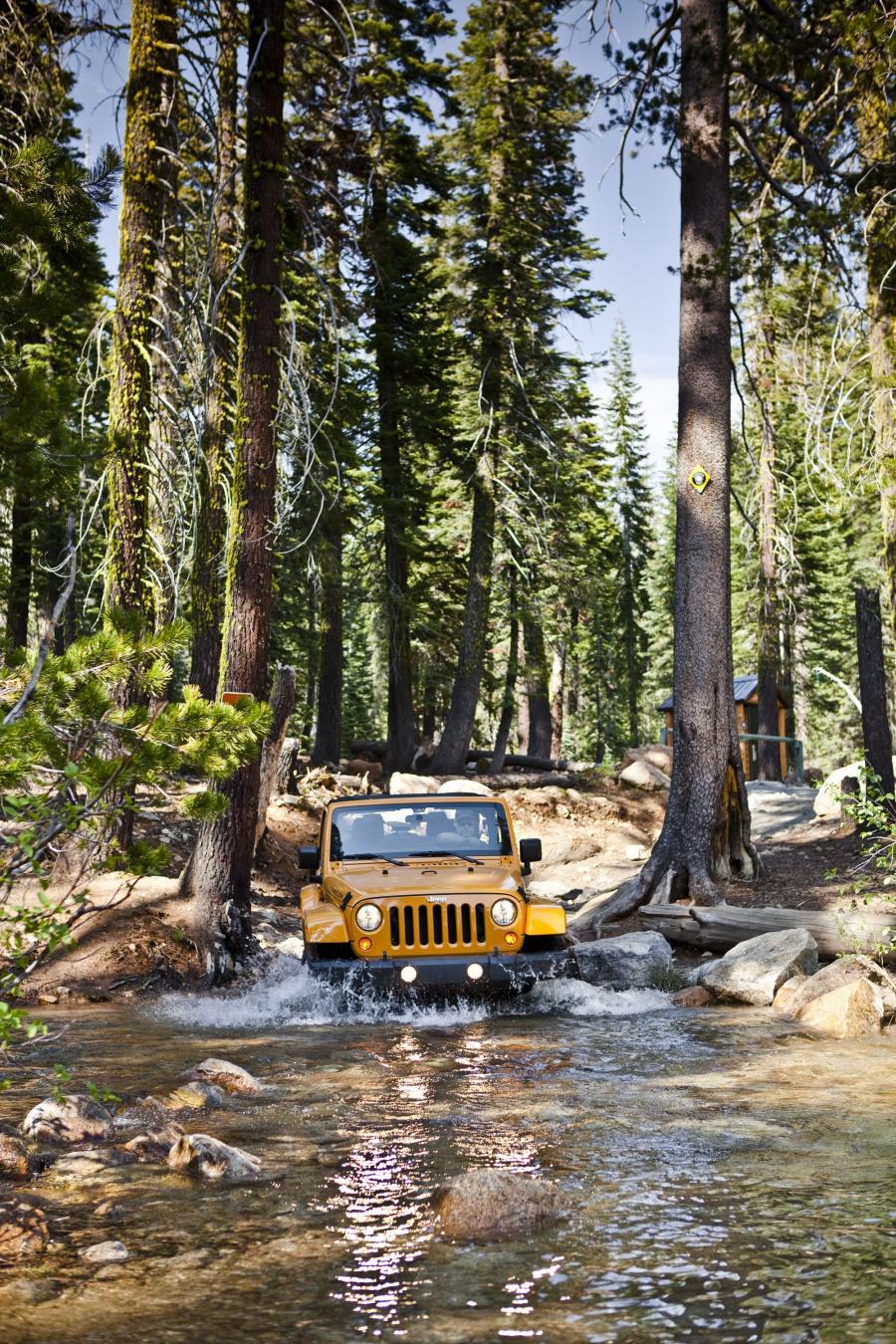  Jeep Wrangler Rubicon 2012 года  (фото 7 из 14)
